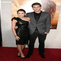 Miley Cyrus, Liam Hemsworth u dolascima za posljednju premijeru pjesme, Arclight Hollywood Cinerama, Los Angeles,